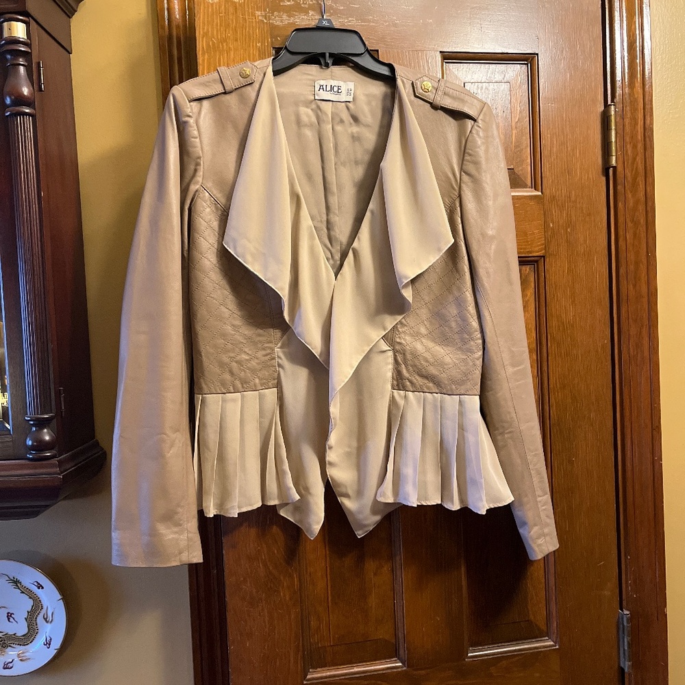 Super Cute Real Nappa Leather Jacket.  Taupe Color Leather.  Sz. 10.